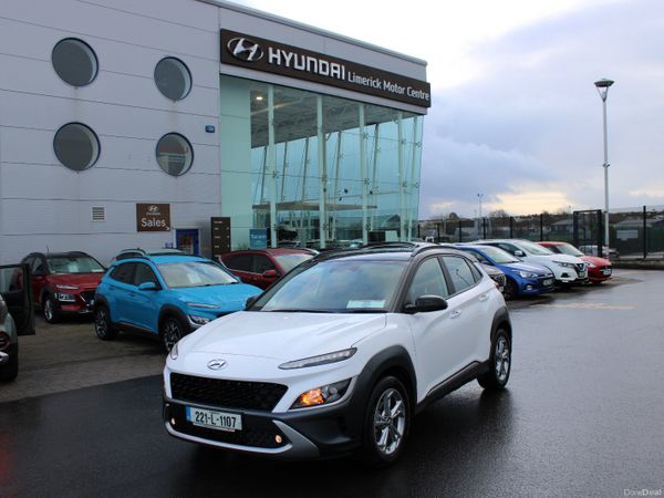 Hyundai KONA MPV, Petrol, 2022, White