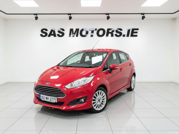 Ford Fiesta Hatchback, Petrol, 2016, Red