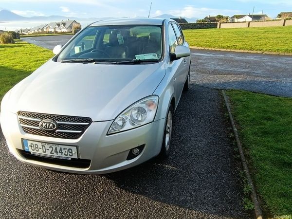 Kia Ceed Hatchback, Petrol, 2008, Silver