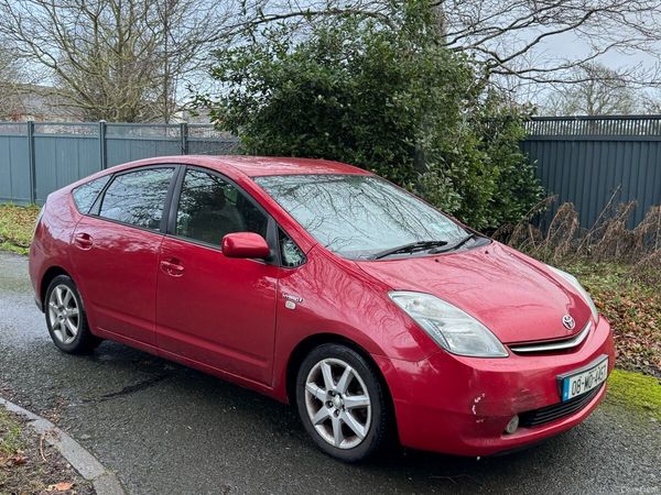 Toyota Prius Hatchback, Petrol Hybrid, 2008, Red
