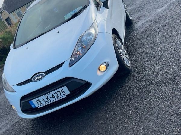 Ford Fiesta Hatchback, Petrol, 2012, White