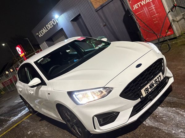 Ford Focus Hatchback, Petrol, 2019, White