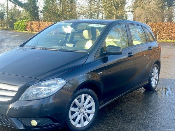 Mercedes-Benz B-Class MPV, Diesel, 2012, Black