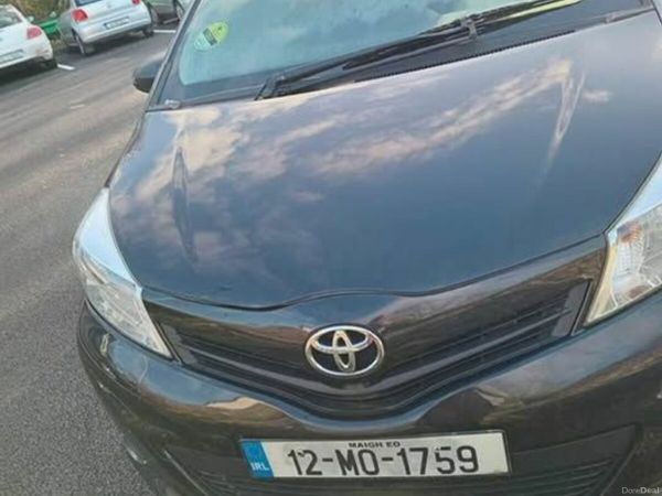 Toyota Yaris Hatchback, Petrol, 2012, Black