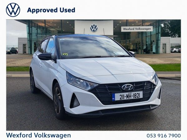Hyundai i20 Hatchback, Petrol, 2021, White