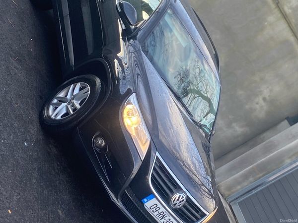 Volkswagen Tiguan SUV, Diesel, 2009, Black