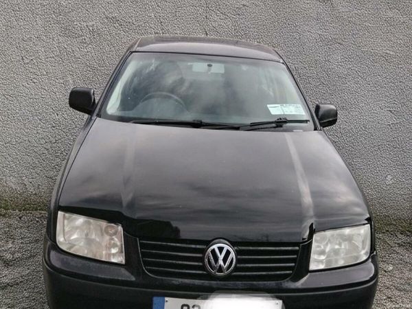 Volkswagen Bora Saloon, Petrol, 2003, Black