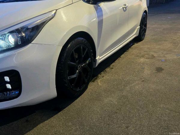 Kia Ceed Hatchback, Diesel, 2018, White