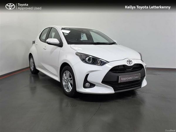 Toyota Yaris Hatchback, Petrol Hybrid, 2025, White