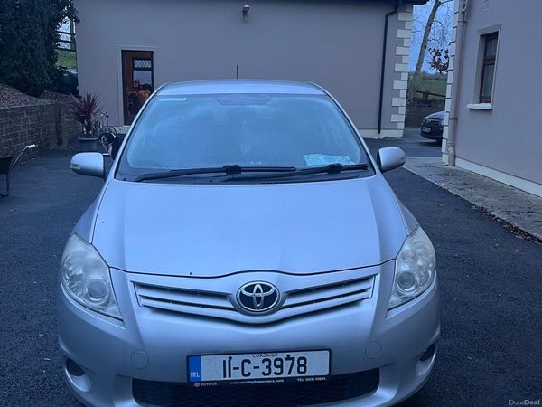Toyota Auris Hatchback, Petrol, 2011, Silver