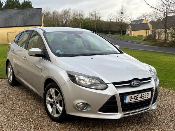 Ford Focus Hatchback, Petrol, 2012, Silver
