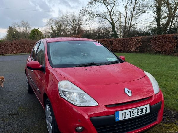 Renault Clio Hatchback, Petrol, 2010, Red