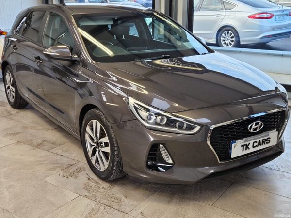 Hyundai i30 Hatchback, Petrol, 2017, Brown