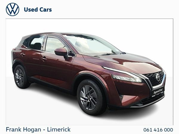 Nissan Qashqai MPV, Petrol, 2022, Red