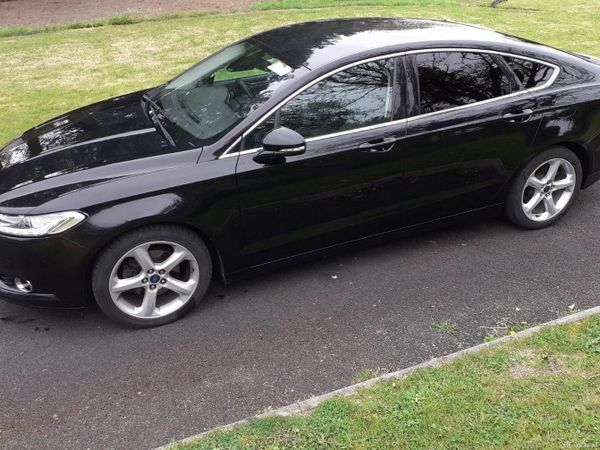 Ford Mondeo Hatchback, Diesel, 2016, Black