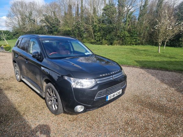 Mitsubishi Outlander SUV, Petrol Plug-in Hybrid, 2015, Black