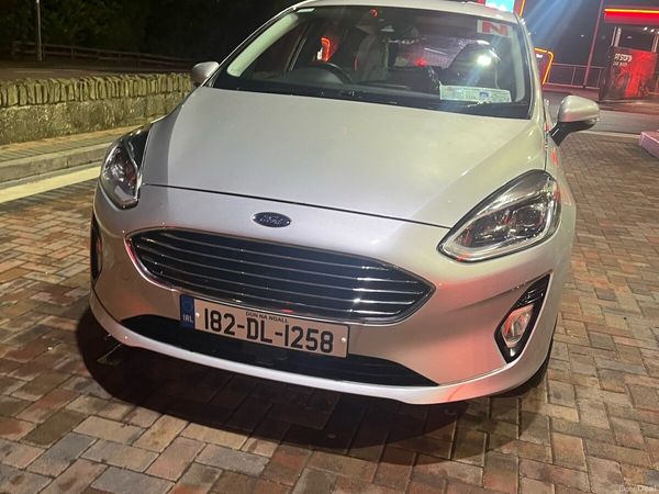 Ford Fiesta Hatchback, Petrol, 2018, Silver