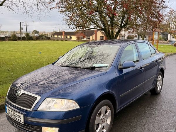 Skoda Octavia Hatchback, Petrol, 2009, Blue