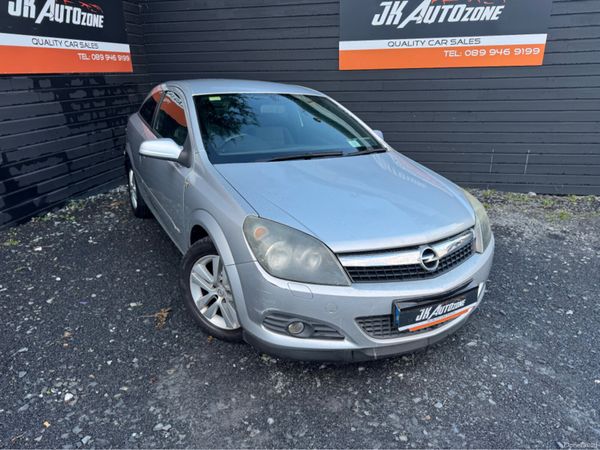 Opel Astra Hatchback, Petrol, 2007, Silver