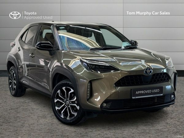 Toyota Yaris Cross Hatchback, Petrol Hybrid, 2024, Green