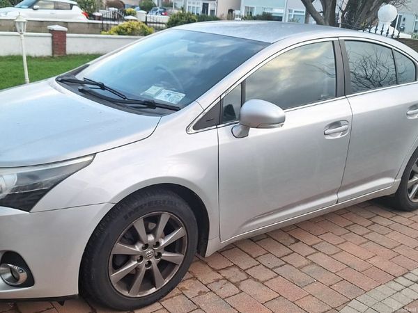 Toyota Avensis Saloon, Diesel, 2012, Silver