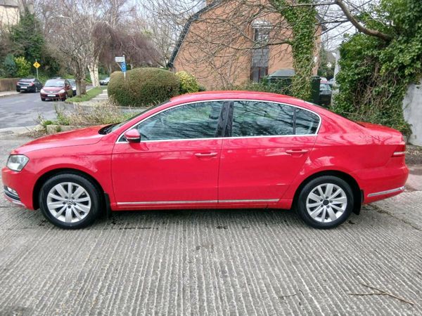 Volkswagen Passat Saloon, Diesel, 2012, Red