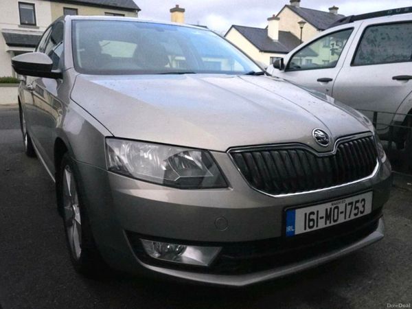 Skoda Octavia Saloon, Diesel, 2016, Beige