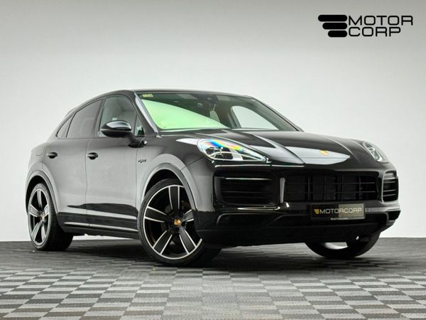 Porsche Cayenne SUV, Petrol Plug-in Hybrid, 2022, Black