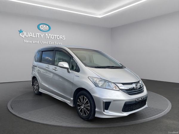 Honda Freed MPV, Petrol Hybrid, 2014, Silver