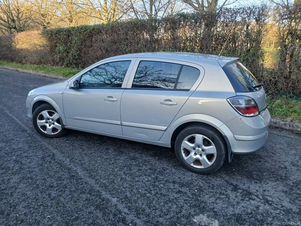 Opel Astra Hatchback, Petrol, 2008, Yellow