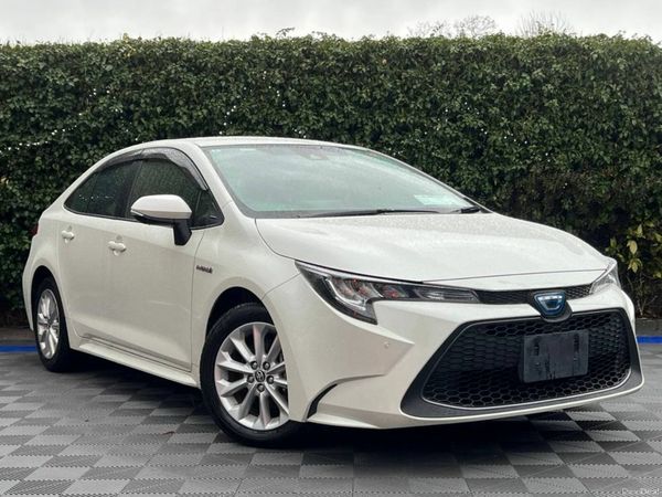 Toyota Corolla Saloon, Petrol Hybrid, 2020, White