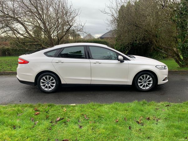 Ford Mondeo Hatchback, Diesel, 2017, White