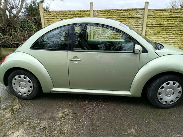 Volkswagen Beetle Hatchback, Petrol, 2006, Green