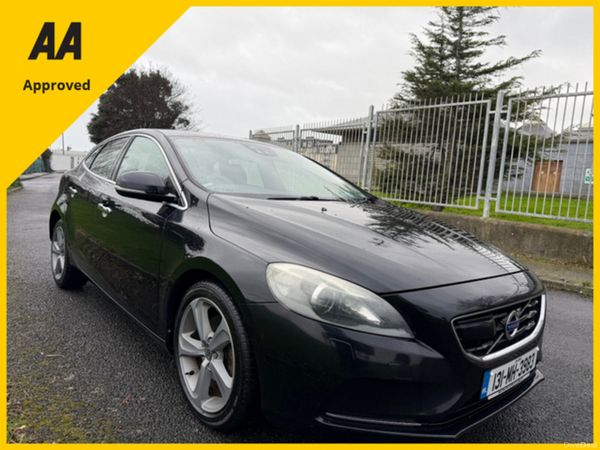 Volvo V40 Hatchback, Petrol, 2013, Black