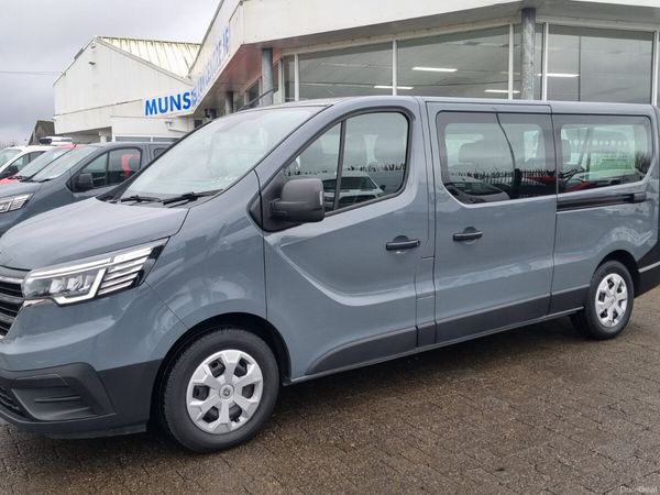 Renault Trafic Minibus, Diesel, 2022, Grey