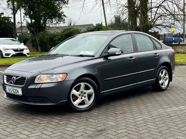 Volvo S40 Saloon, Diesel, 2011, Grey
