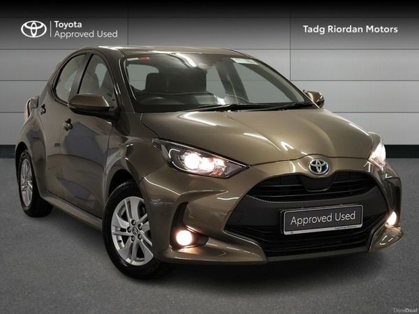 Toyota Yaris Hatchback, Petrol Hybrid, 2024, Bronze