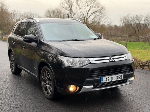 Mitsubishi Outlander SUV, Diesel, 2014, Black