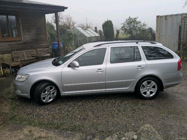Skoda Octavia Estate, Diesel, 2011, Silver