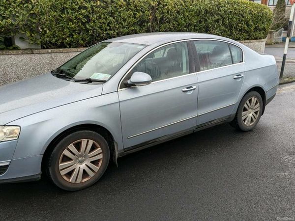 Volkswagen Passat Saloon, Petrol, 2007, Blue
