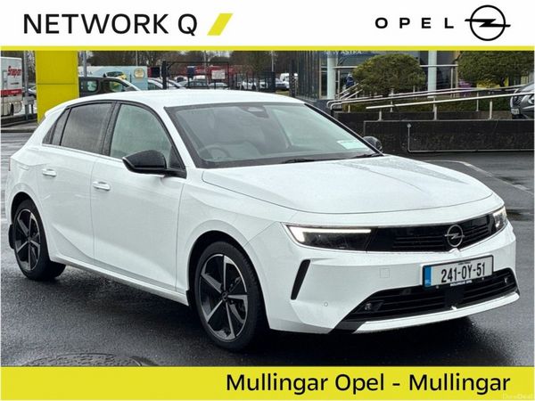 Opel Astra Hatchback, Petrol, 2024, White