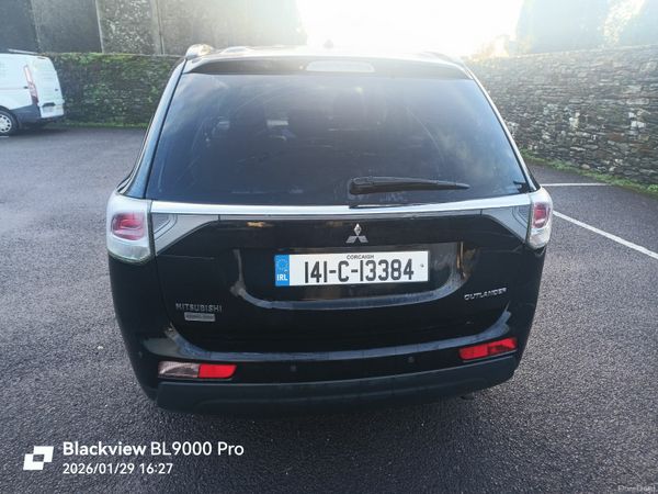 Mitsubishi Outlander SUV, Diesel, 2014, Black