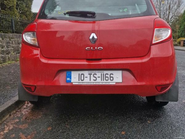Renault Clio Hatchback, Ethanol Petrol, 2010, Red