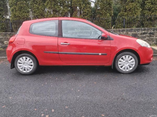 Renault Clio Hatchback, Ethanol Petrol, 2010, Red