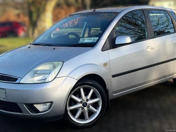 Ford Fiesta Hatchback, Petrol, 2005, Silver