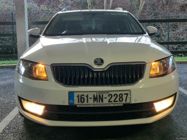Skoda Octavia Estate, Diesel, 2016, White