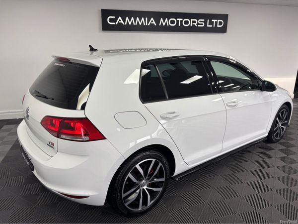 Volkswagen Golf Hatchback, Petrol, 2014, White