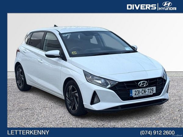 Hyundai i20 Hatchback, Petrol, 2023, White