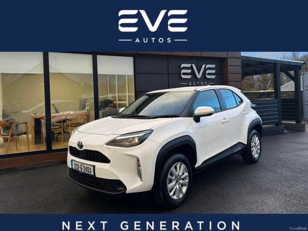 Toyota Yaris Cross Hatchback, Petrol Hybrid, 2023, White