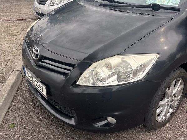 Toyota Auris Hatchback, Petrol, 2011, Black